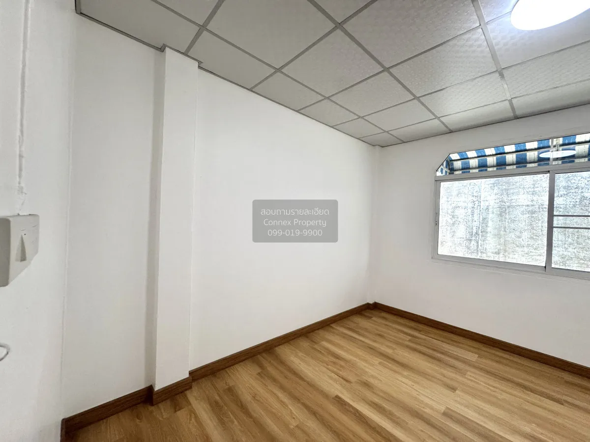 For Sale Townhouse/Townhome  , PS Villa , newly renovated , MRT-L