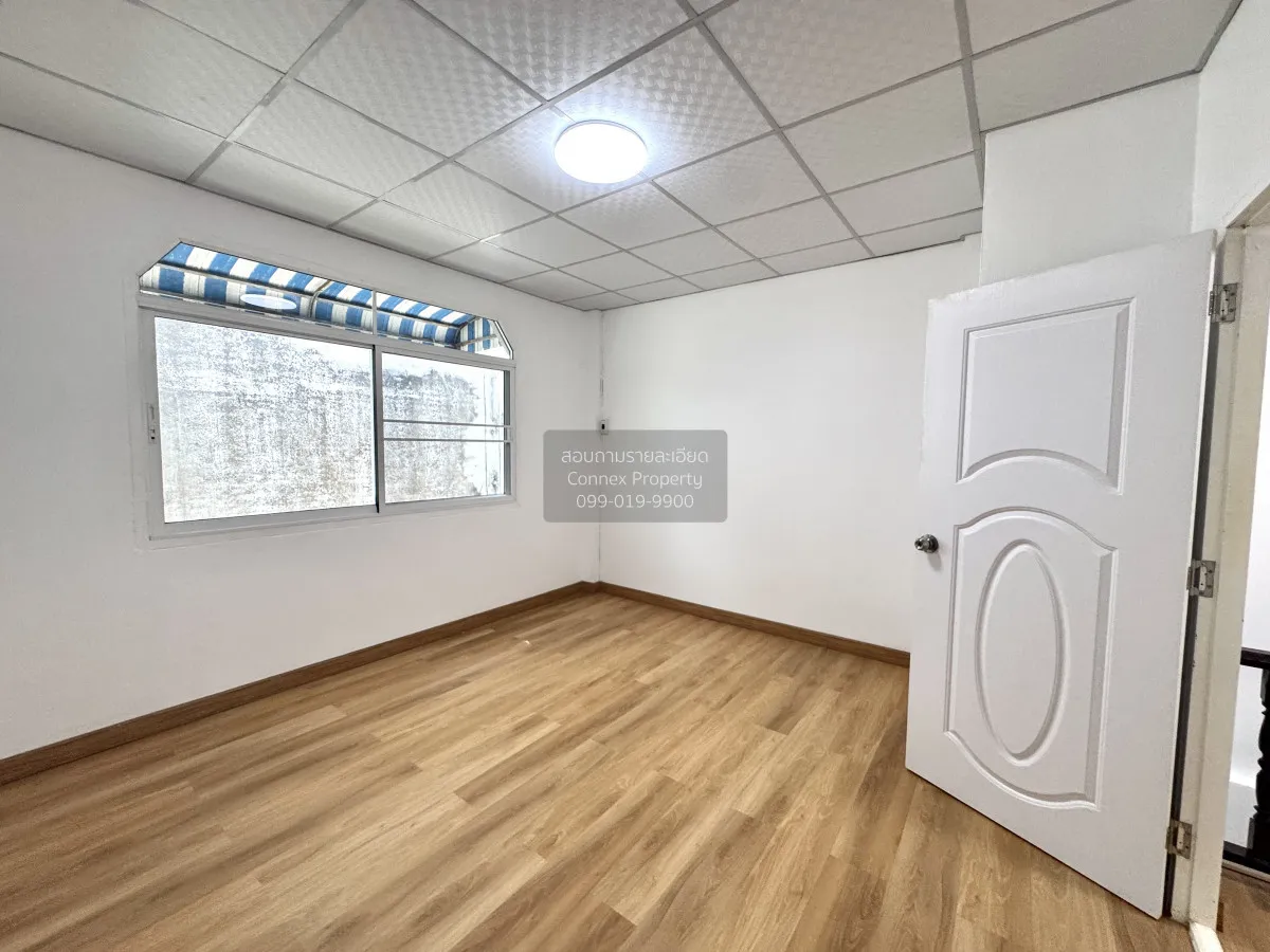 For Sale Townhouse/Townhome  , PS Villa , newly renovated , MRT-L