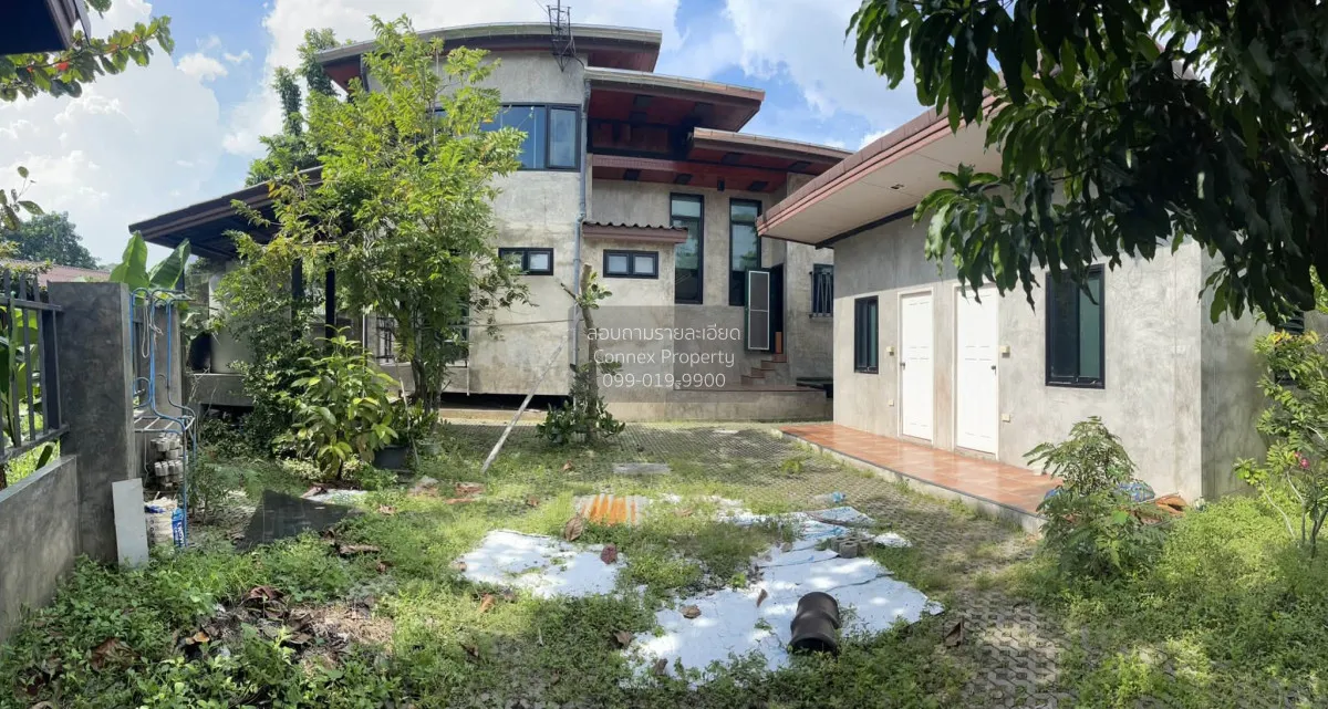 For Sale A house built entirely of red bricks in Na Jomtien. , Na