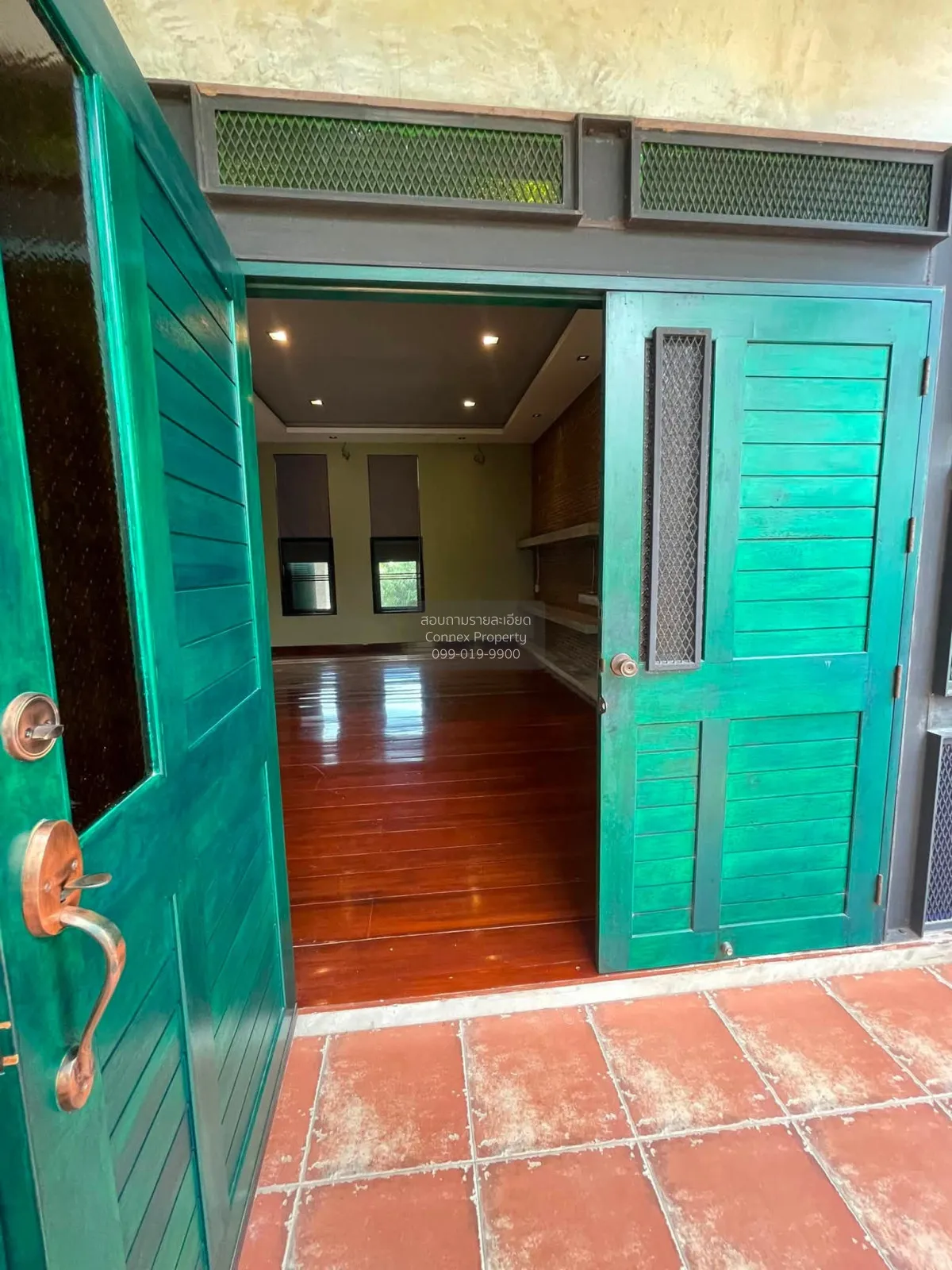 For Sale A house built entirely of red bricks in Na Jomtien. , Na