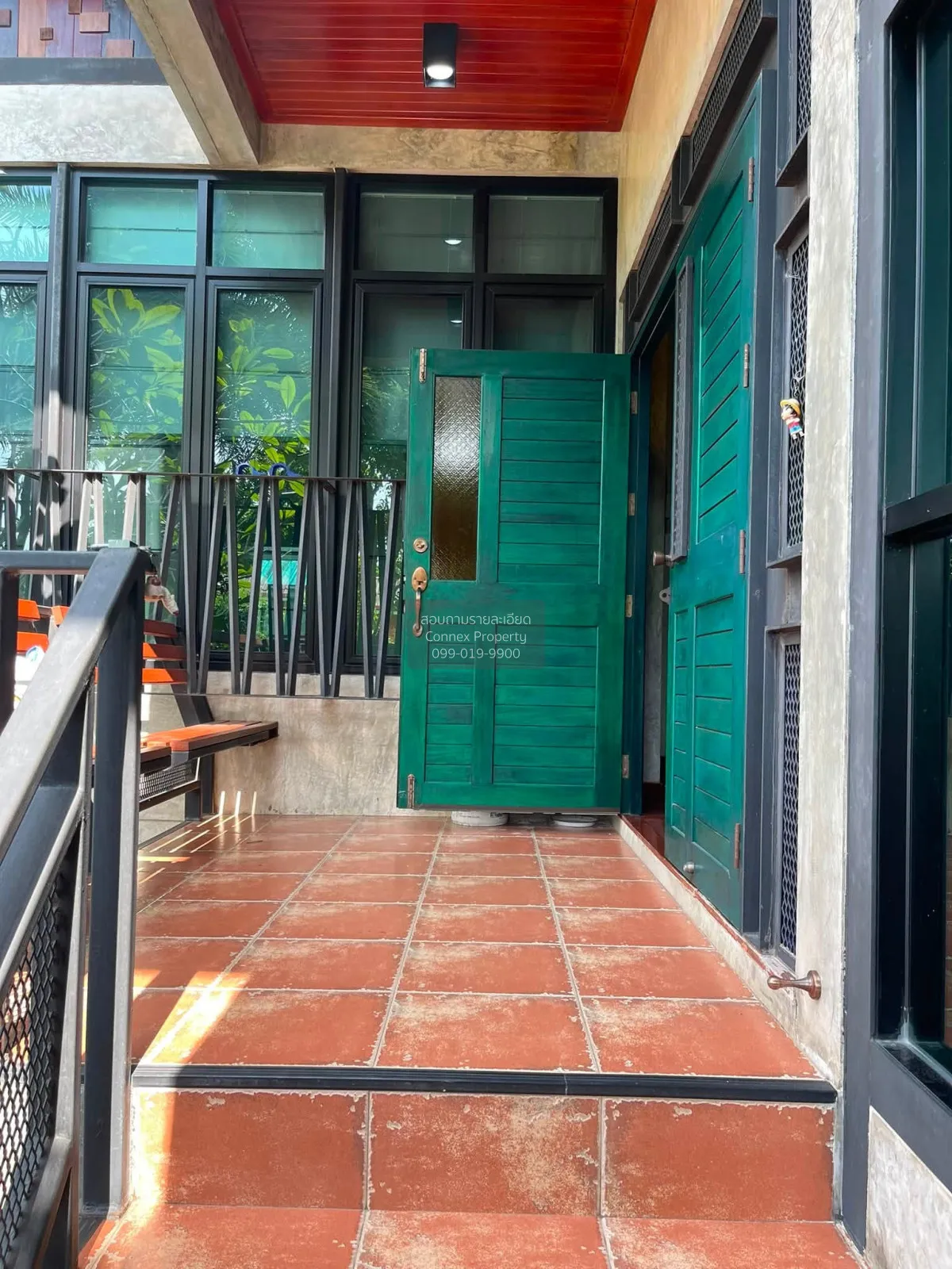 For Sale A house built entirely of red bricks in Na Jomtien. , Na