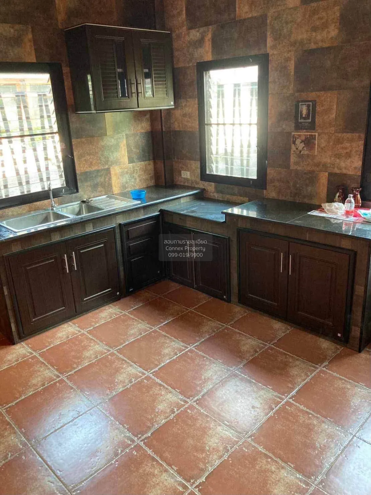For Sale A house built entirely of red bricks in Na Jomtien. , Na