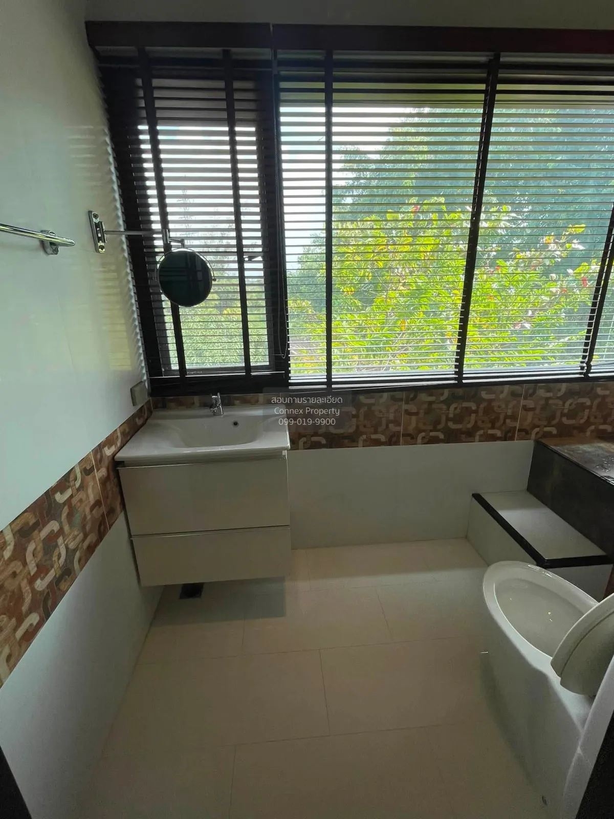 For Sale A house built entirely of red bricks in Na Jomtien. , Na