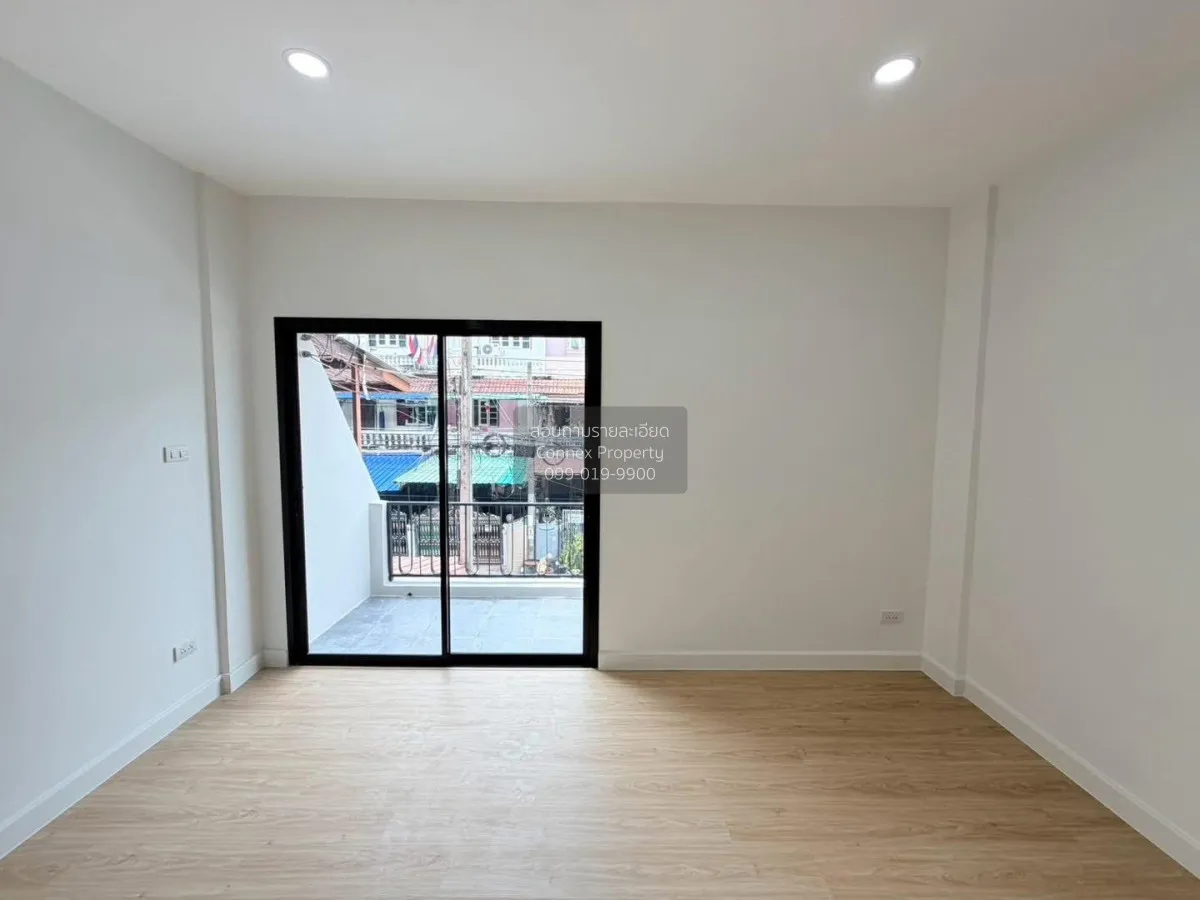 For Sale Townhouse/Townhome  , Sinthawee Grand Village , newly re