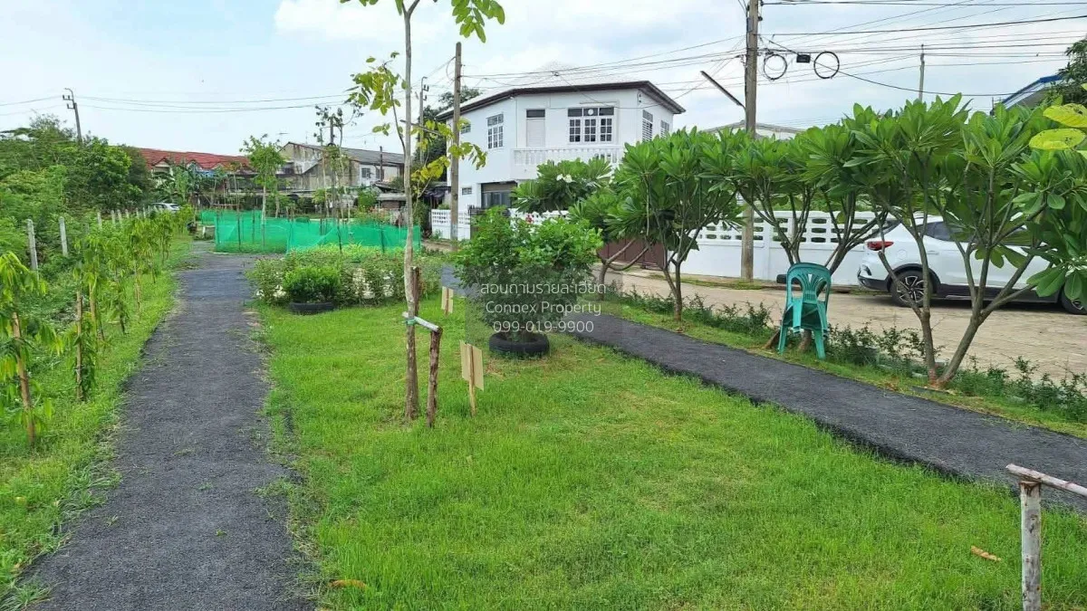 For Sale Thai teyin Village,Vibhavadi Rangsit  80 , corner unit , 3