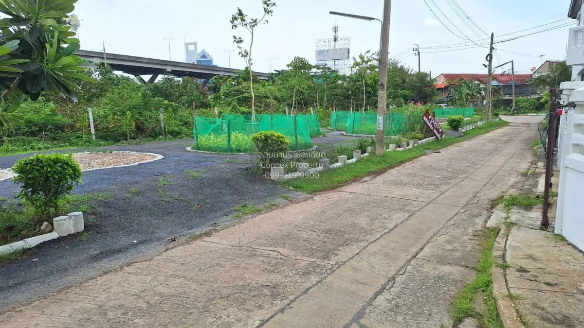 For Sale Thai teyin Village,Vibhavadi Rangsit  80 , corner unit ,