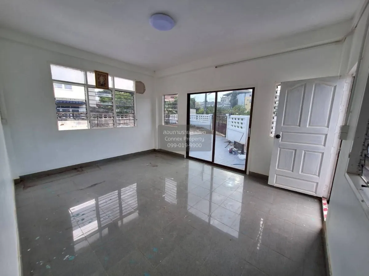 For Sale Thai teyin Village,Vibhavadi Rangsit  80 , corner unit ,