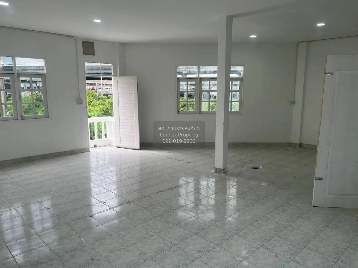 For Sale Thai teyin Village,Vibhavadi Rangsit  80 , corner unit ,