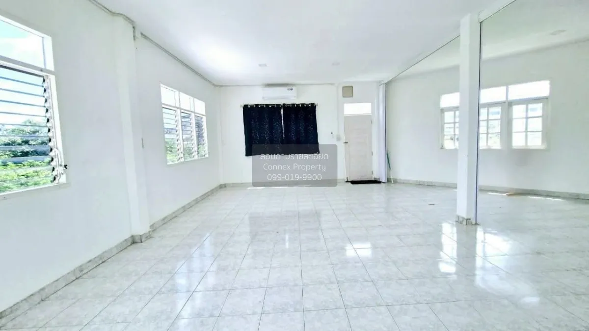 For Sale Thai teyin Village,Vibhavadi Rangsit  80 , corner unit ,
