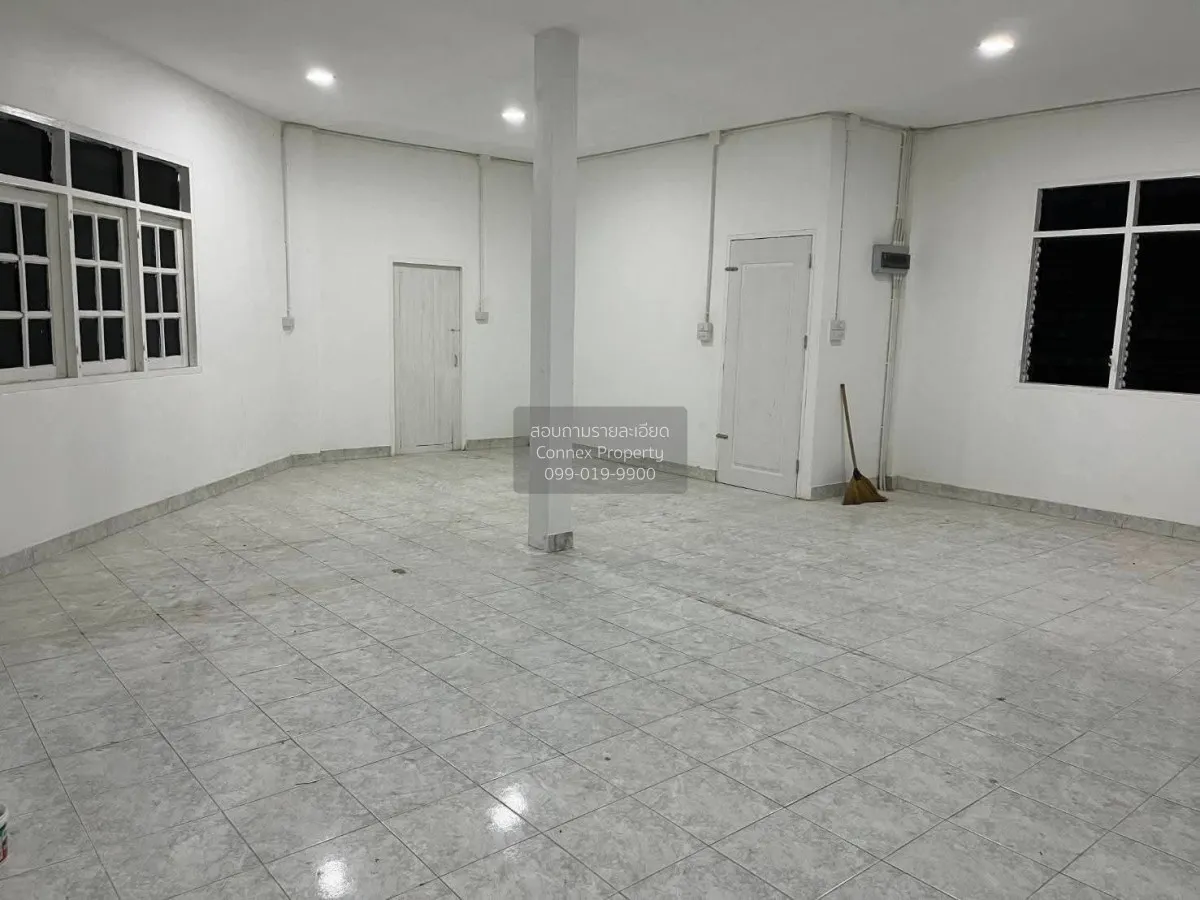 For Sale Thai teyin Village,Vibhavadi Rangsit  80 , corner unit ,