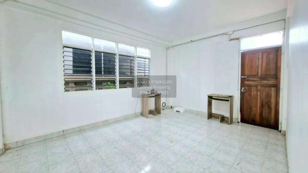 For Sale Thai teyin Village,Vibhavadi Rangsit  80 , corner unit ,