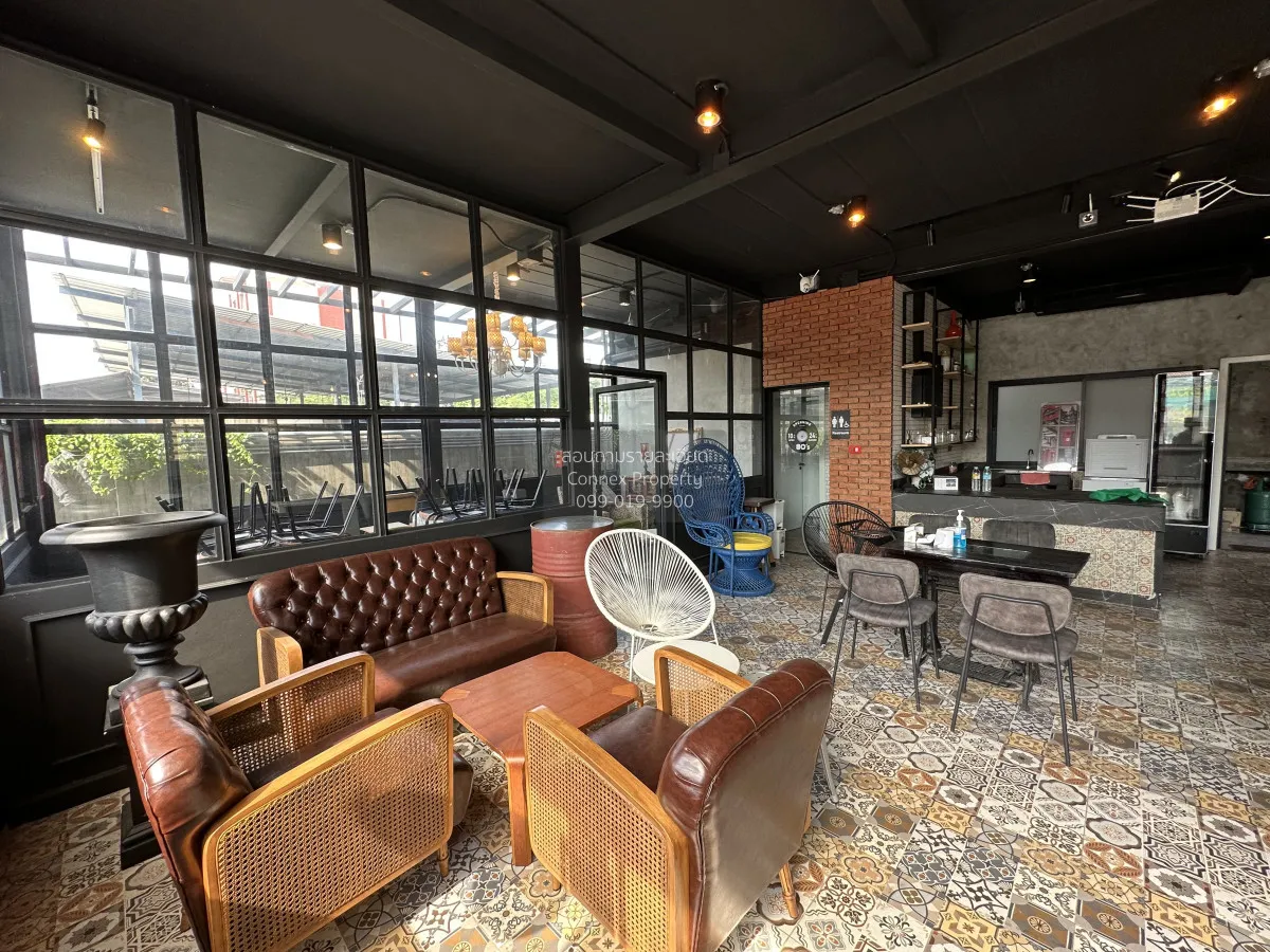 For Sale Commercial building with land, Ladprao 80. , Wang Thong  3