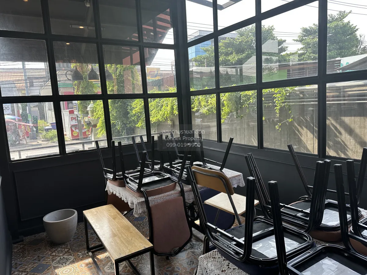 For Sale Commercial building with land, Ladprao 80. , Wang Thong 