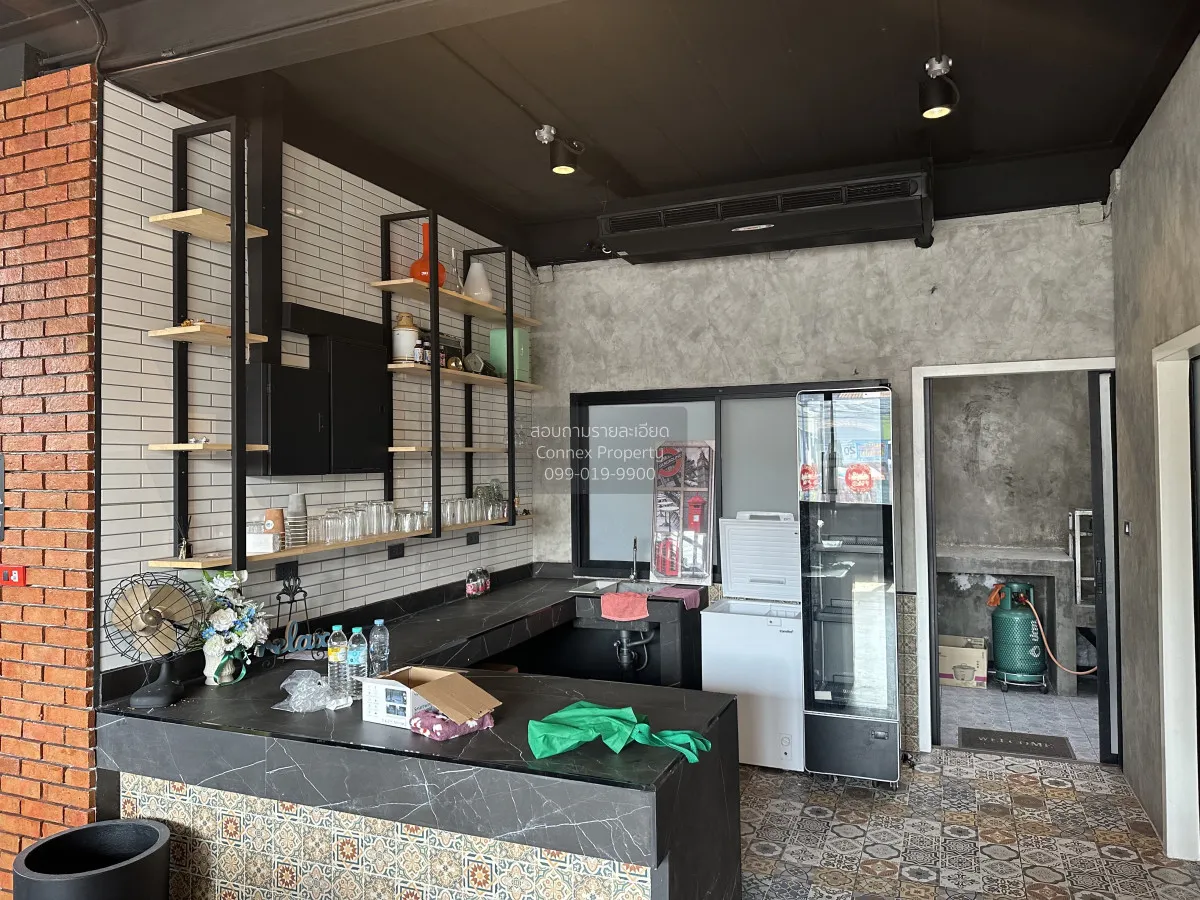 For Sale Commercial building with land, Ladprao 80. , Wang Thong 