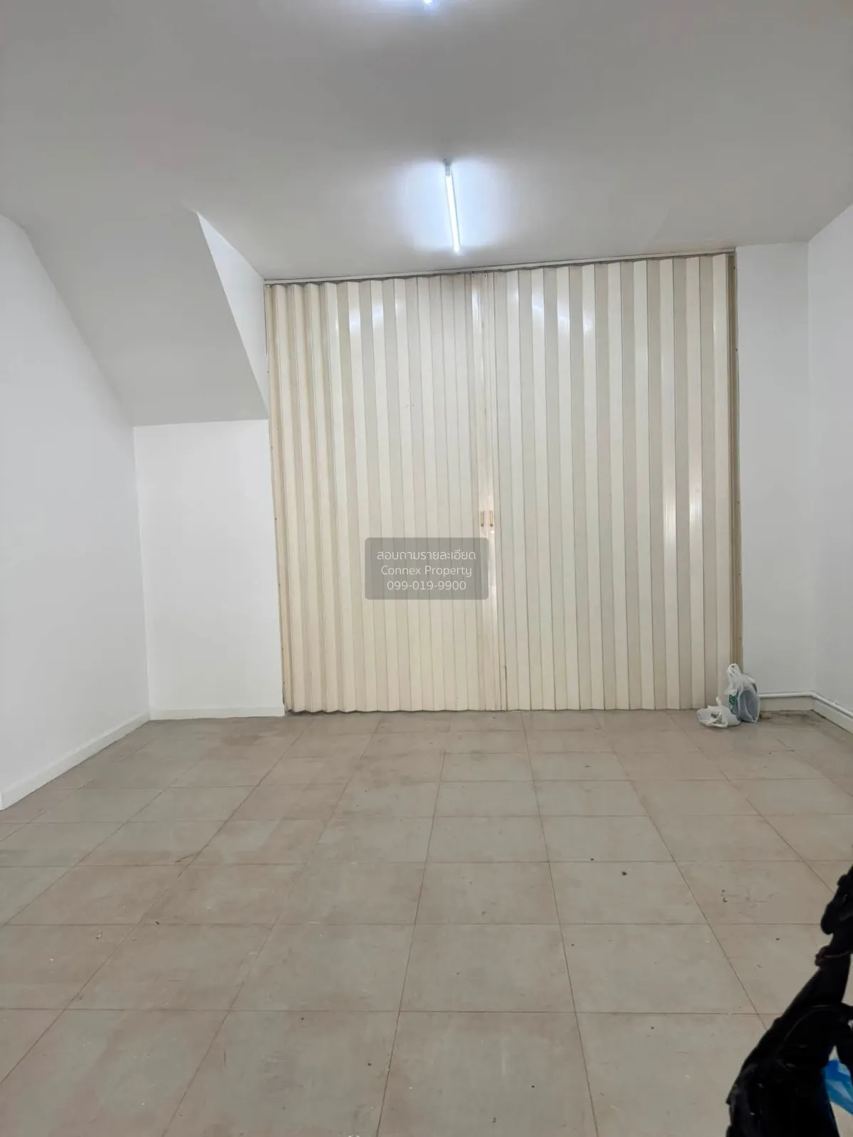For Rent [For Rent] 3.5-Story Townhome in a Prime Location, Along 3