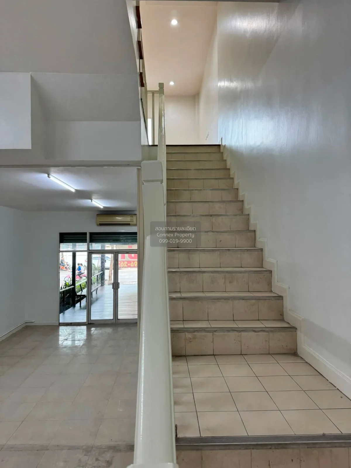 For Rent [For Rent] 3.5-Story Townhome in a Prime Location, Along