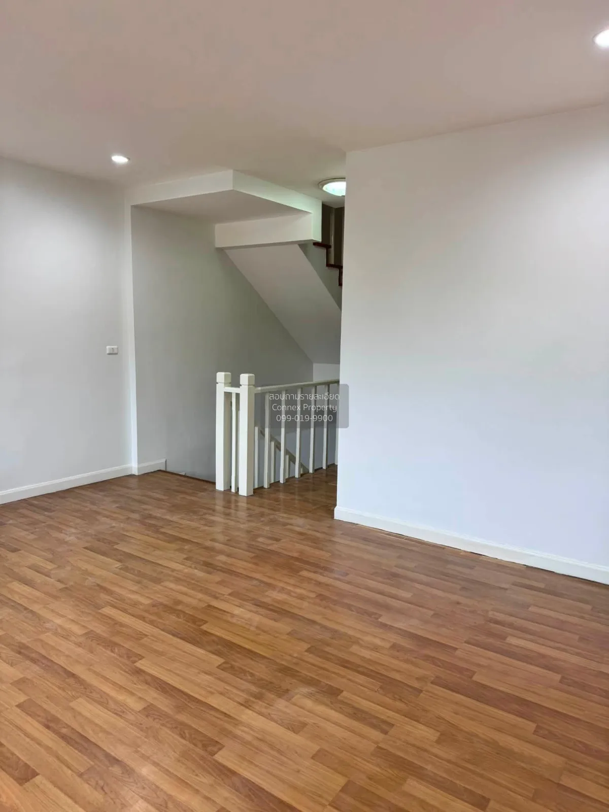 For Rent [For Rent] 3.5-Story Townhome in a Prime Location, Along