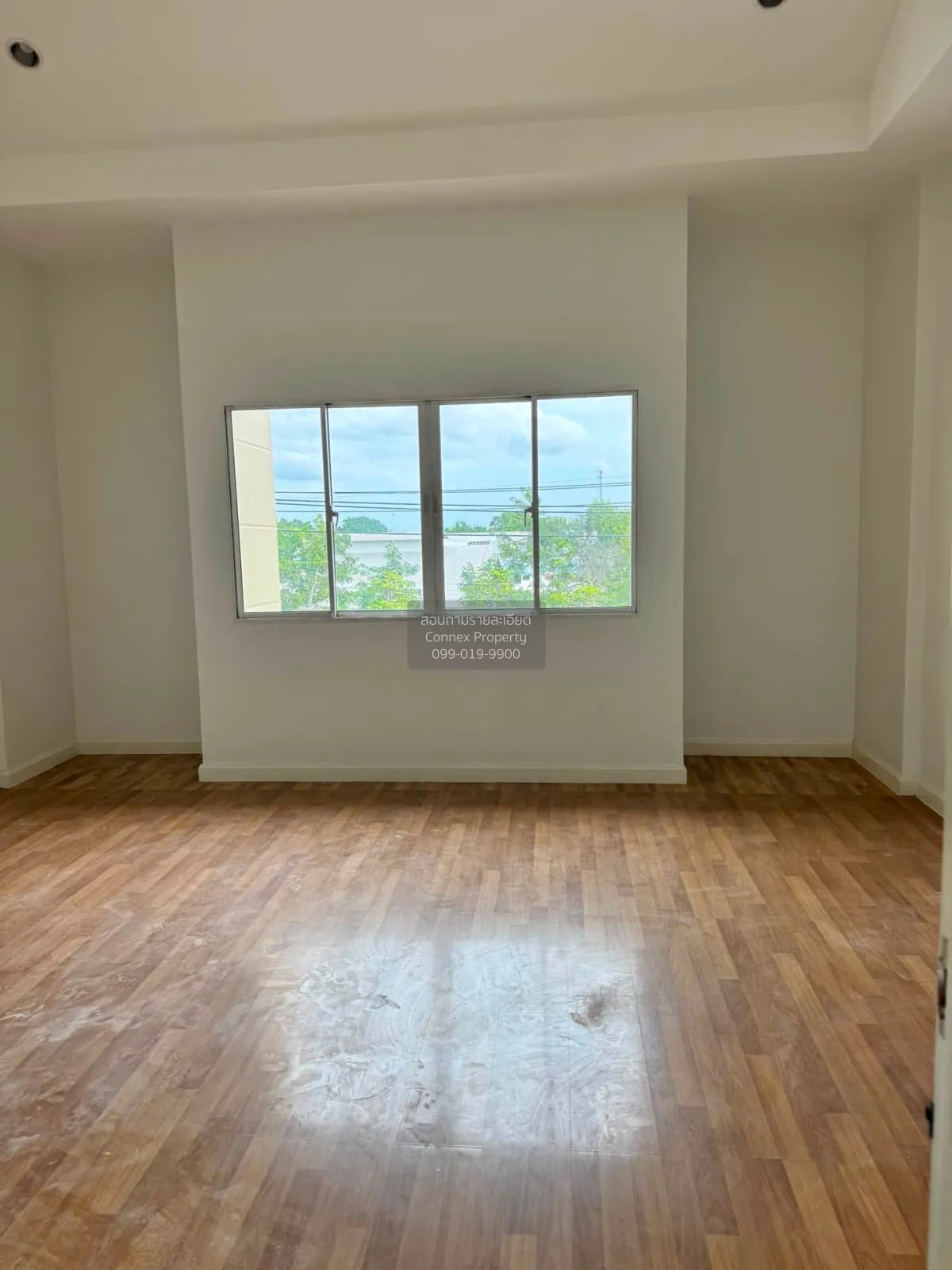 For Rent [For Rent] 3.5-Story Townhome in a Prime Location, Along
