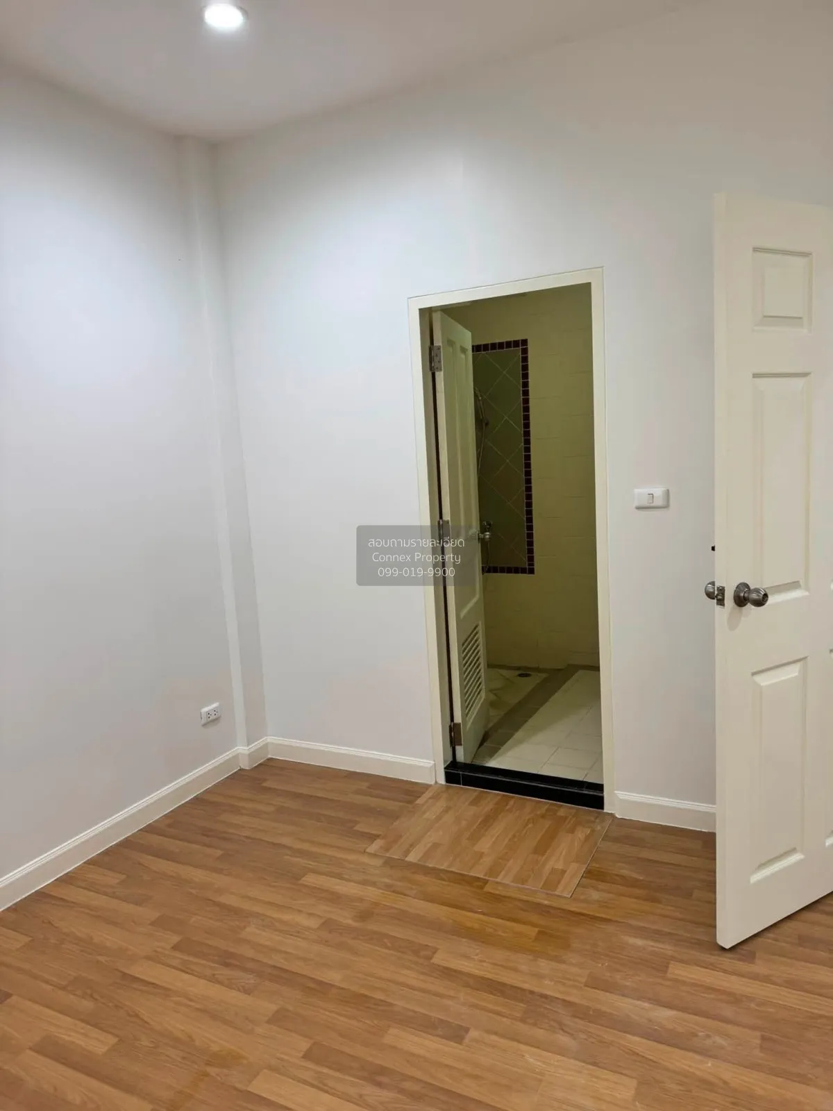 For Rent [For Rent] 3.5-Story Townhome in a Prime Location, Along