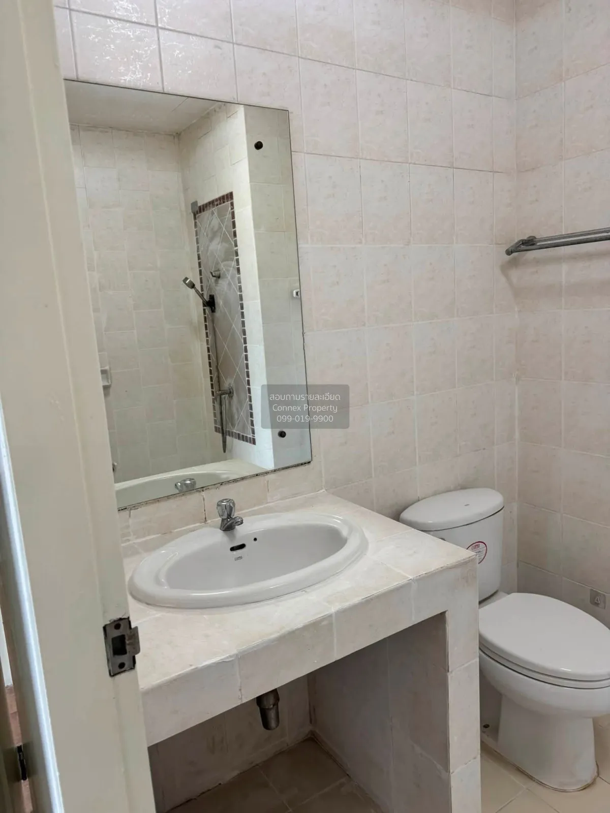 For Rent [For Rent] 3.5-Story Townhome in a Prime Location, Along