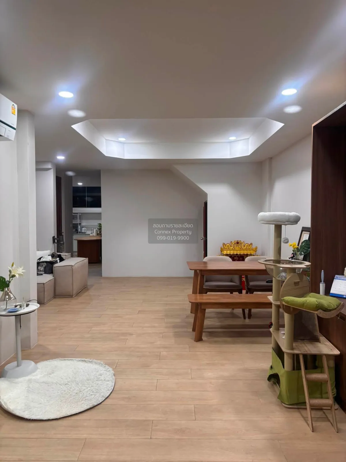 For Rent Townhouse/Townhome  , Yoo Charoen 29 , Sam Saen Nok , Hu