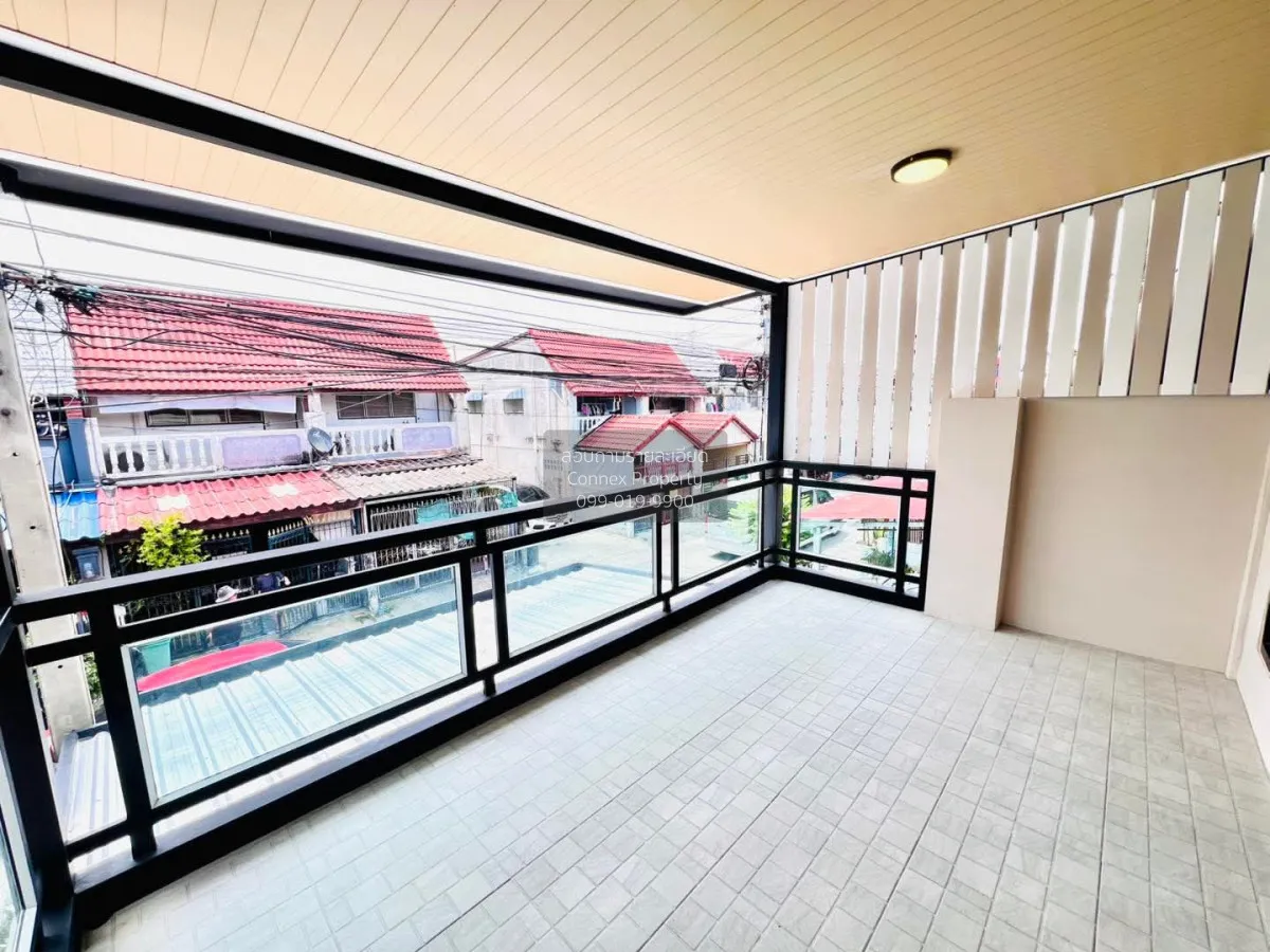 For Sale Townhouse/Townhome  , Baan Prapin 3 , newly renovated , 