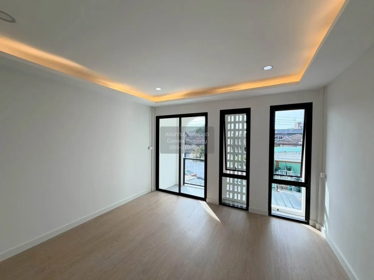 ขายบ้าน  บ้านอมรพันธ์ 9 หน้ากว้าง รีโนเวทใหม่ ลาดพร้าว เขต ลาดพร้