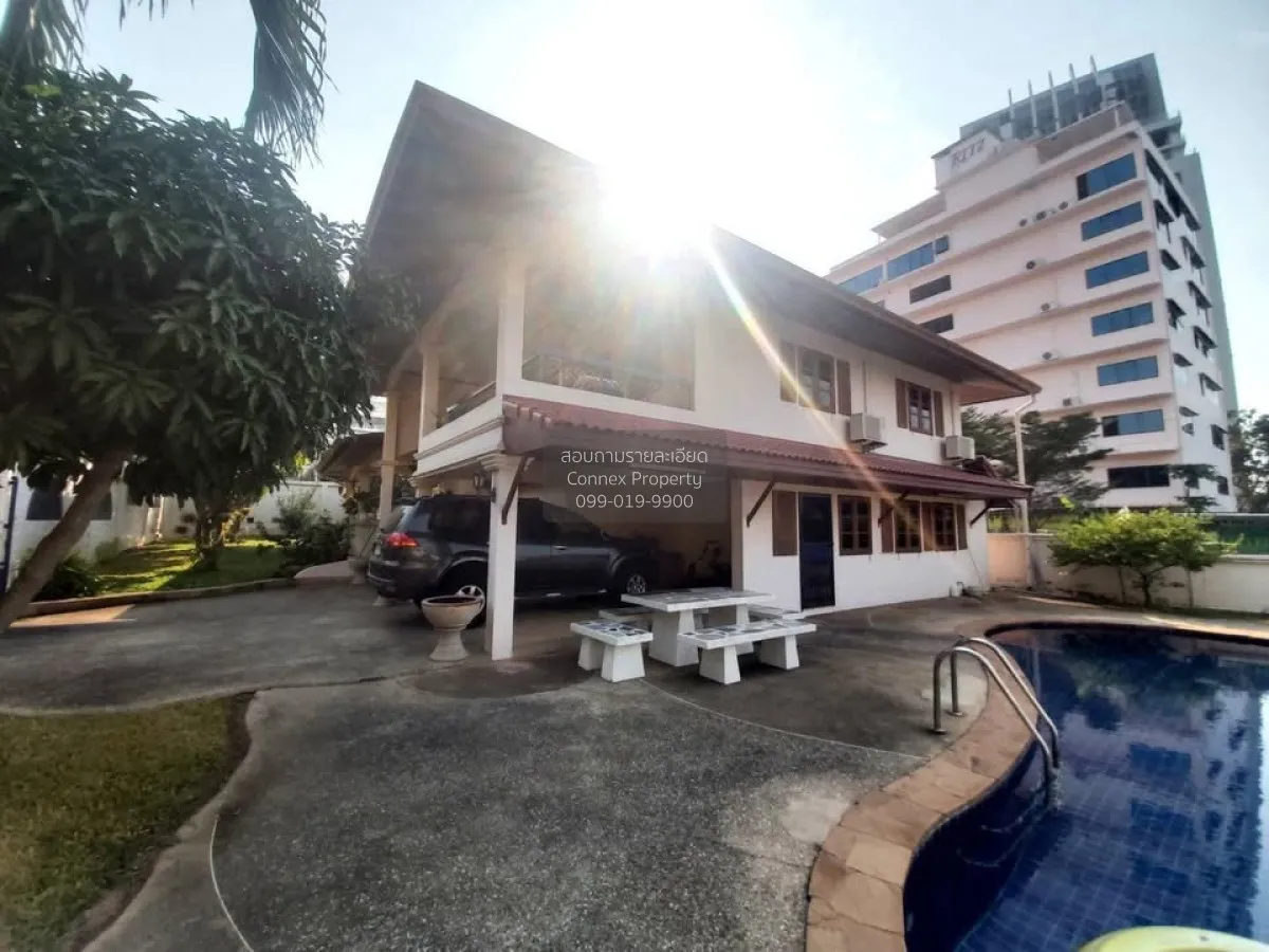For Sale Detached house for sale on a prime plot in Phra Tamnak.  2