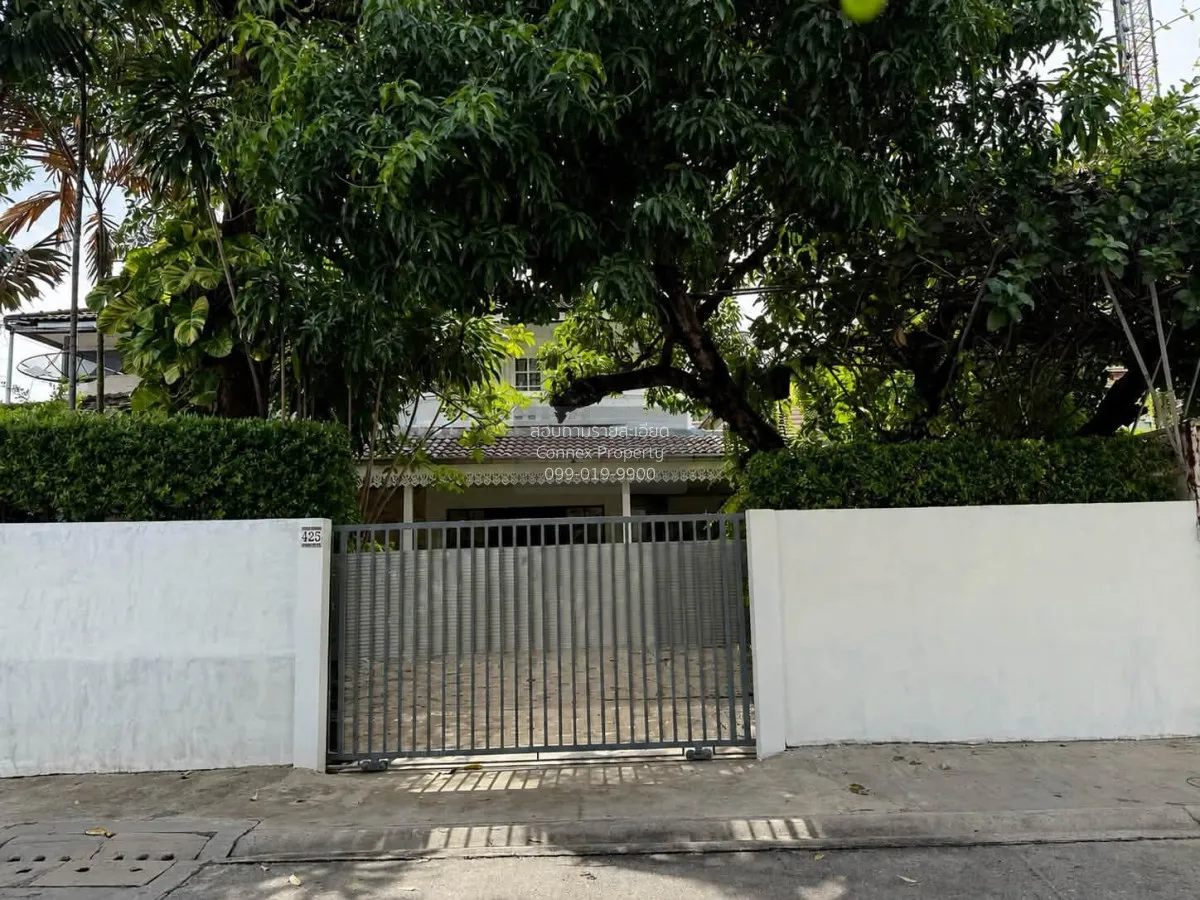 For Rent Detached house for rent, close to The nines rama9 , Suan 1