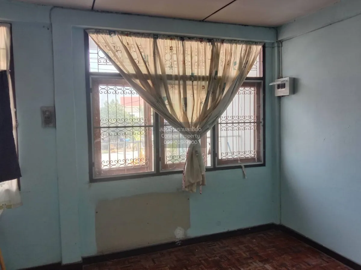 For Sale Two-story townhouse in Samrong area, sold as is. , Samro