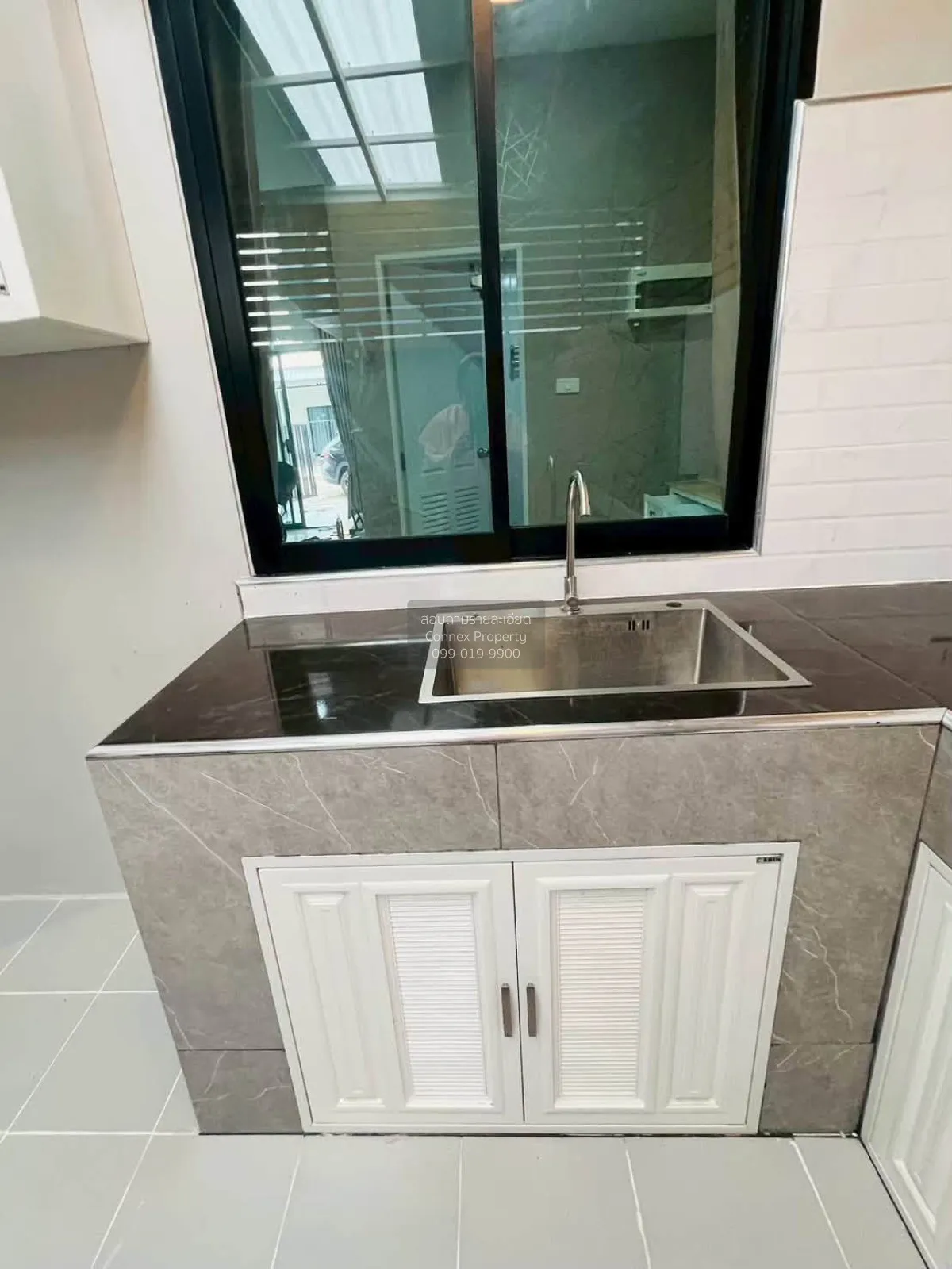 For Rent Big townhome at The Atrium, Plusin 20, Soi 5 , Khlong Th