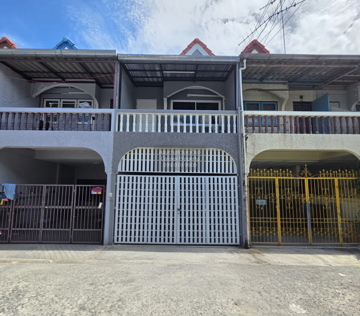 For Sale Townhouse/Townhome  , Niyom Villa , newly renovated , Ba 1