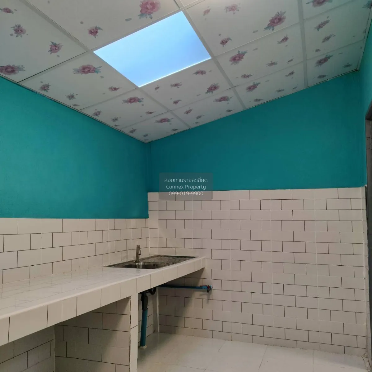 For Sale Townhouse/Townhome  , Ban Pradu Daeng , newly renovated 