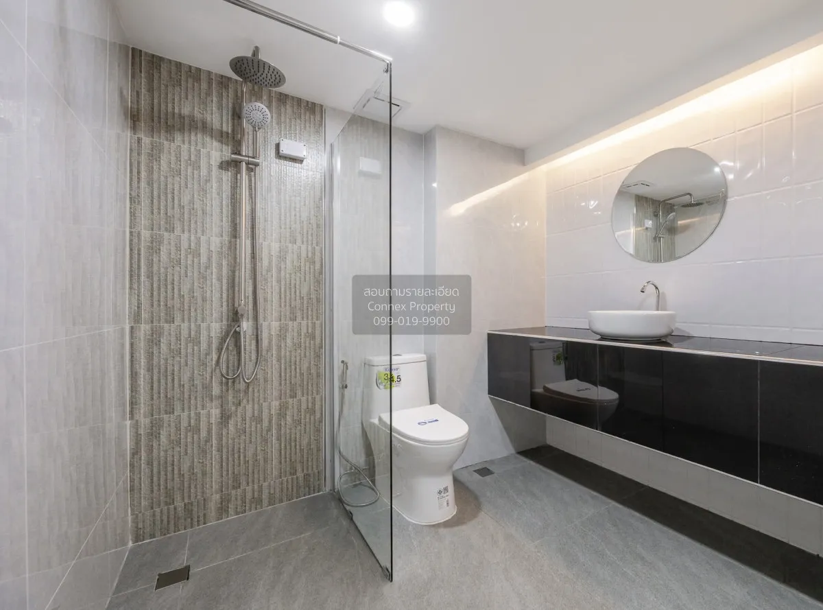 ขายคอนโด  เดอะ รอยัล วิภาวดี ห้องมุม รีโนเวทใหม่ ลาดยาว เขต จตุจั