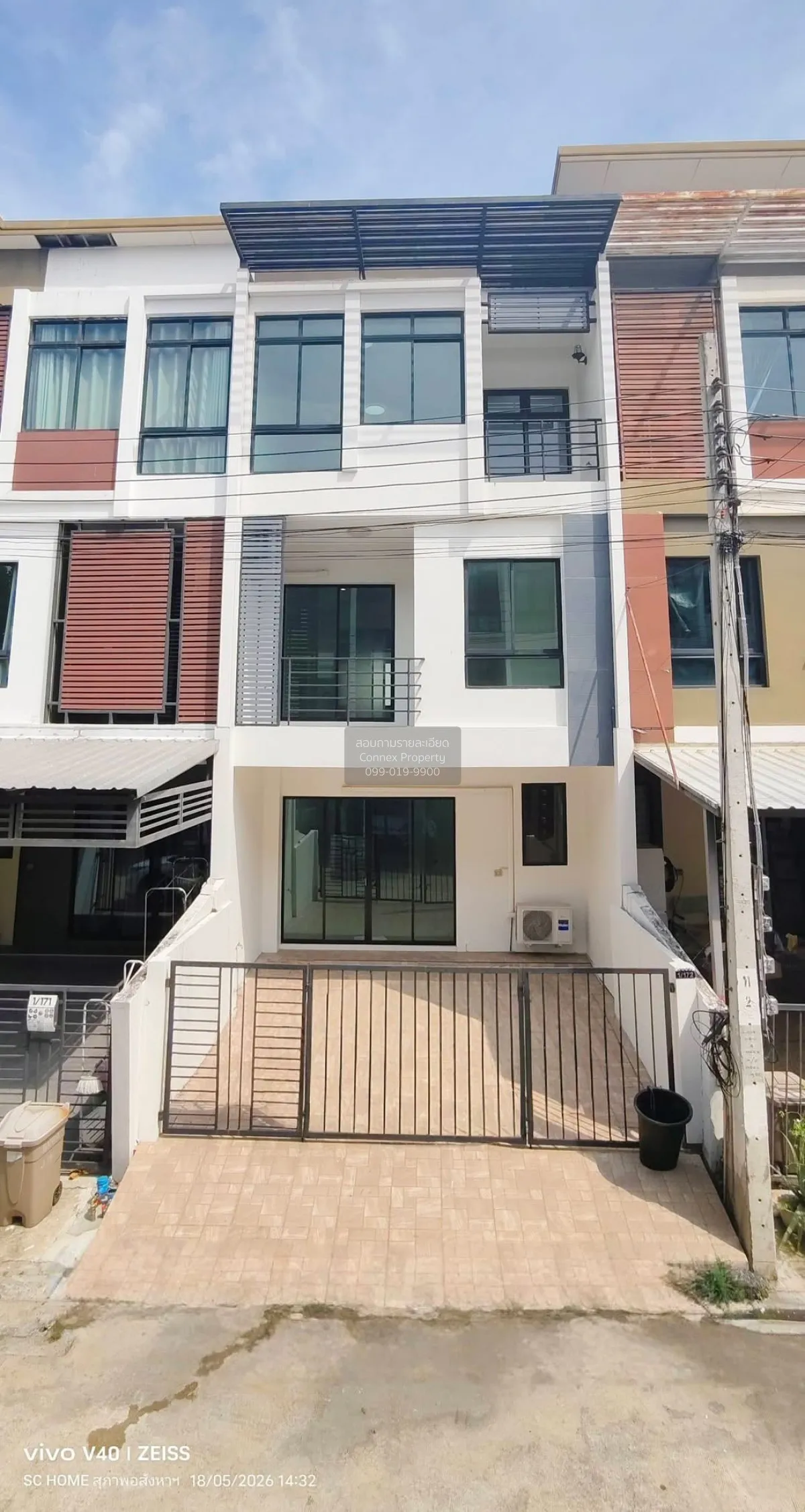 For Sale Townhouse/Townhome  , Six Nature Ekkachai 64/5 , high fl 1
