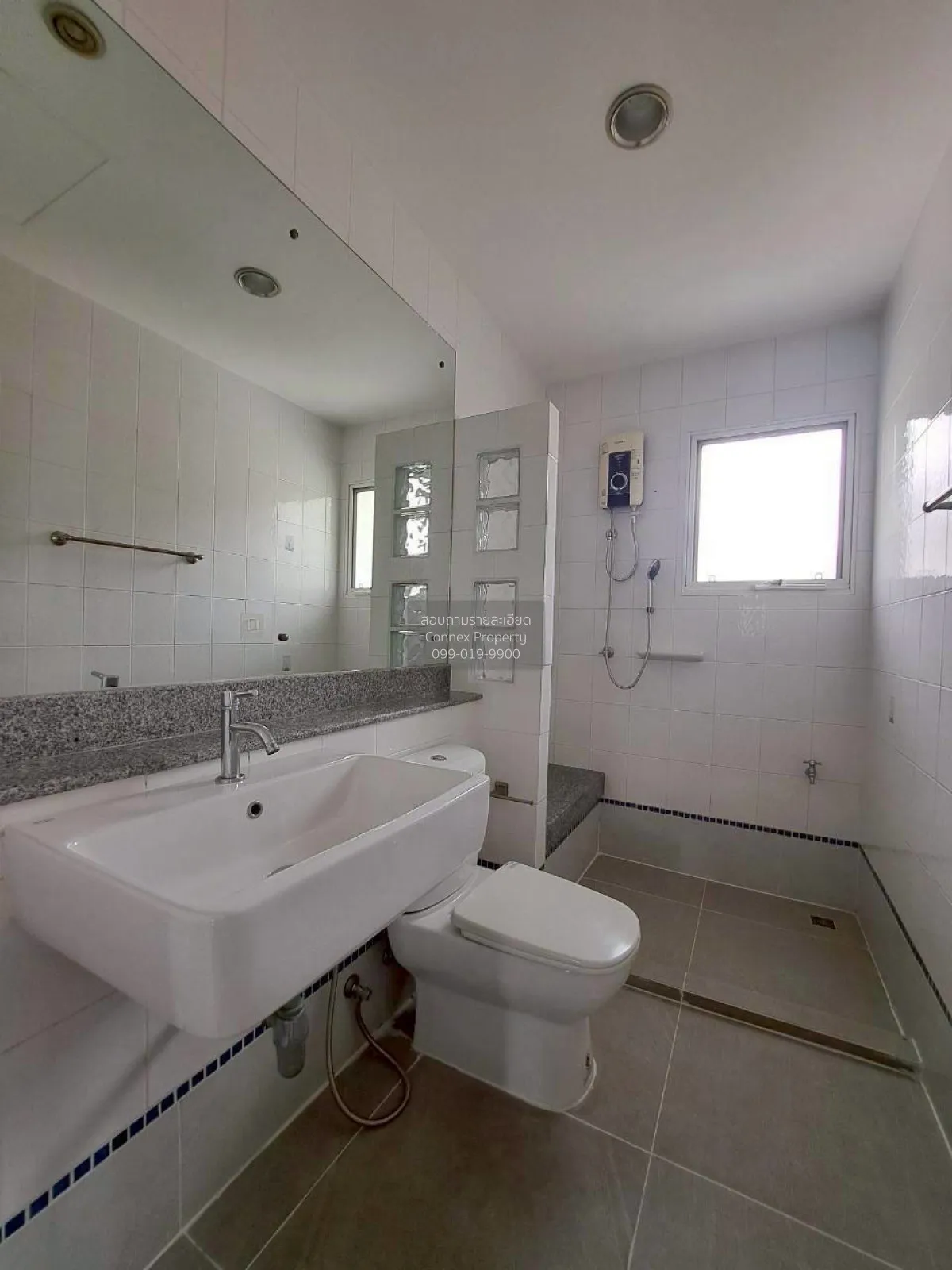 For Sale House , Mantana Onnut - Wongwaen 1 , corner unit , Dok M