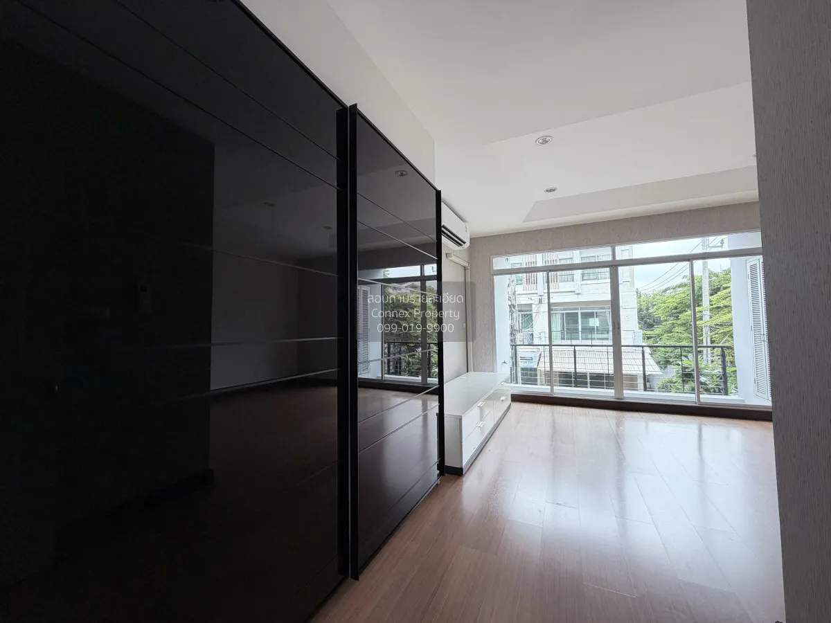 ขายทาวน์เฮ้าส์/ทาวน์โฮม  บ้านกลางเมือง เออร์บาเนี่ยน ศรีนครินทร์ 