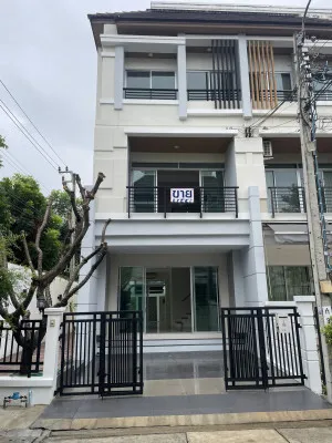 ขายทาวน์เฮ้าส์/ทาวน์โฮม  บ้านกลางเมือง เออร์บาเนี่ยน ศรีนครินทร์ ห้องมุม MRT-สวนหลวง ร.9 (สายสีเหลือง) หนองบอน เขต ประเวศ กรุงเทพ CX-171132