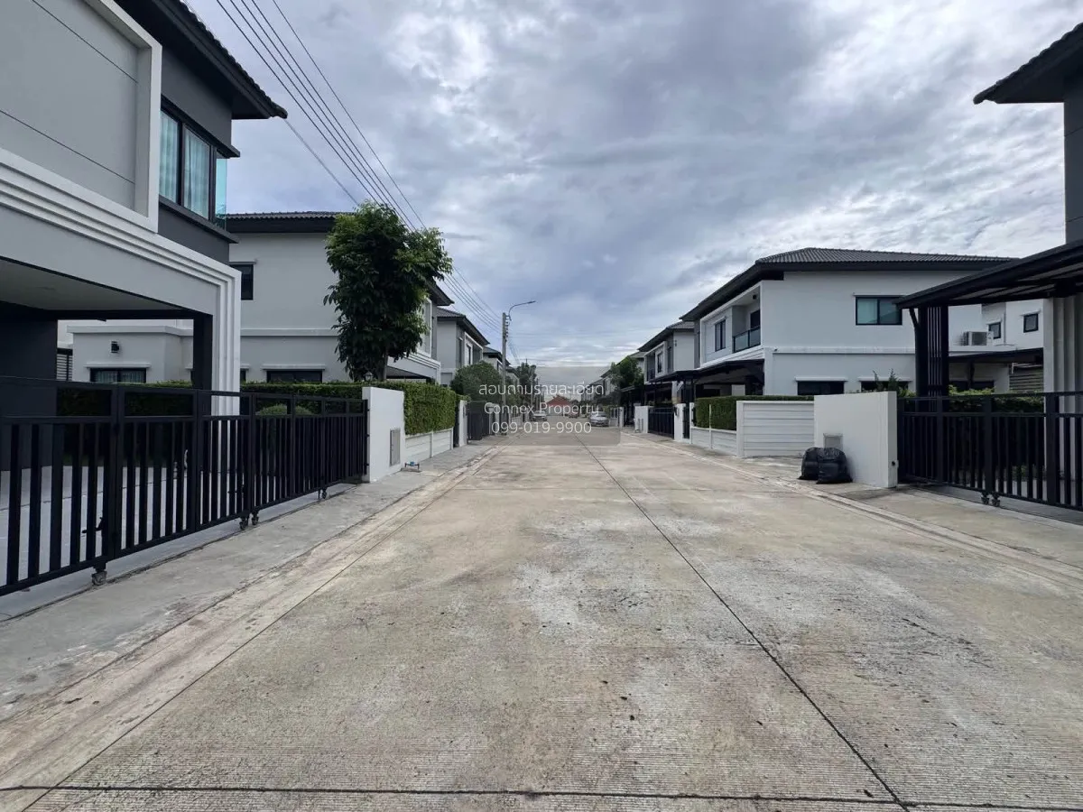 For Sale House , Grand Britania Wongwaen-Ramindra , corner unit ,