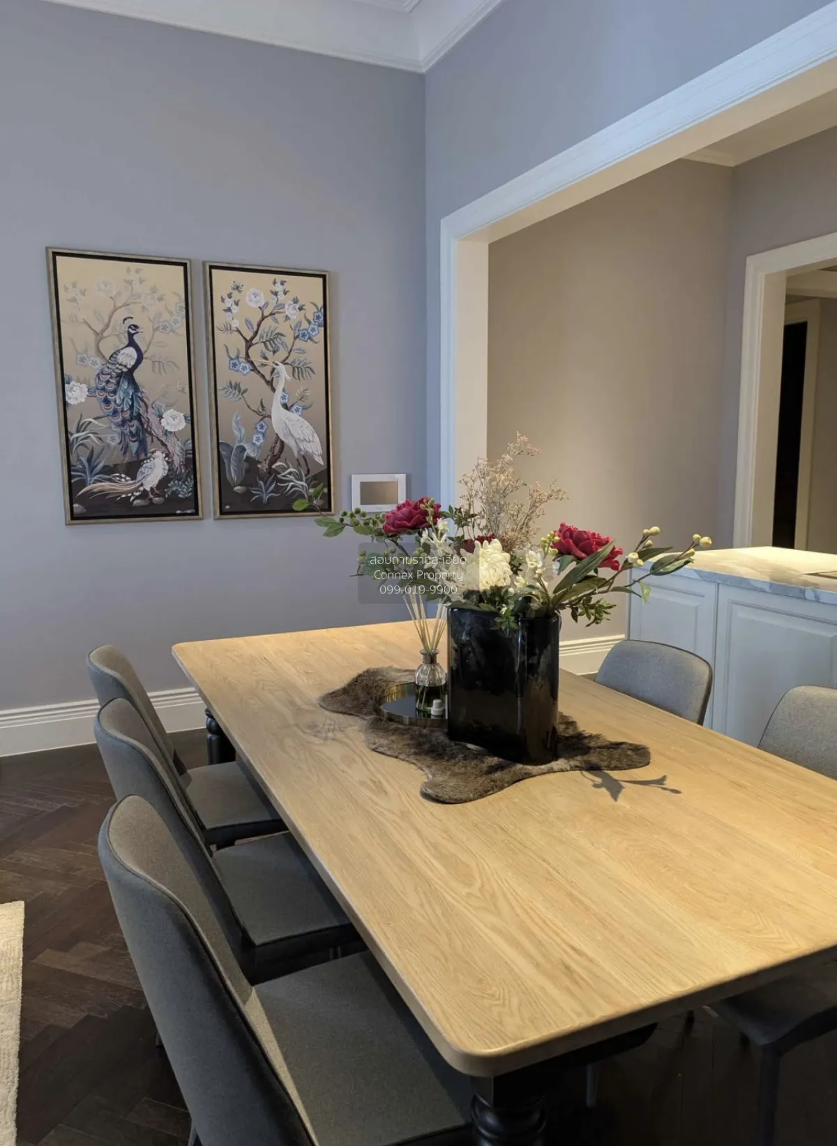 For Sale Condo , 98 Wireless , nice view , corner unit , wide fro 4