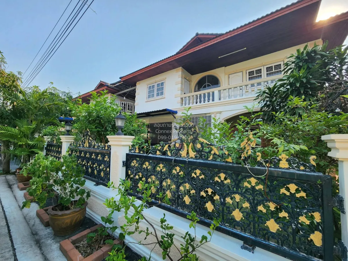 For Sale House , Subsomboon Village Pracha Uthit 74/1 , Thung Khu 3