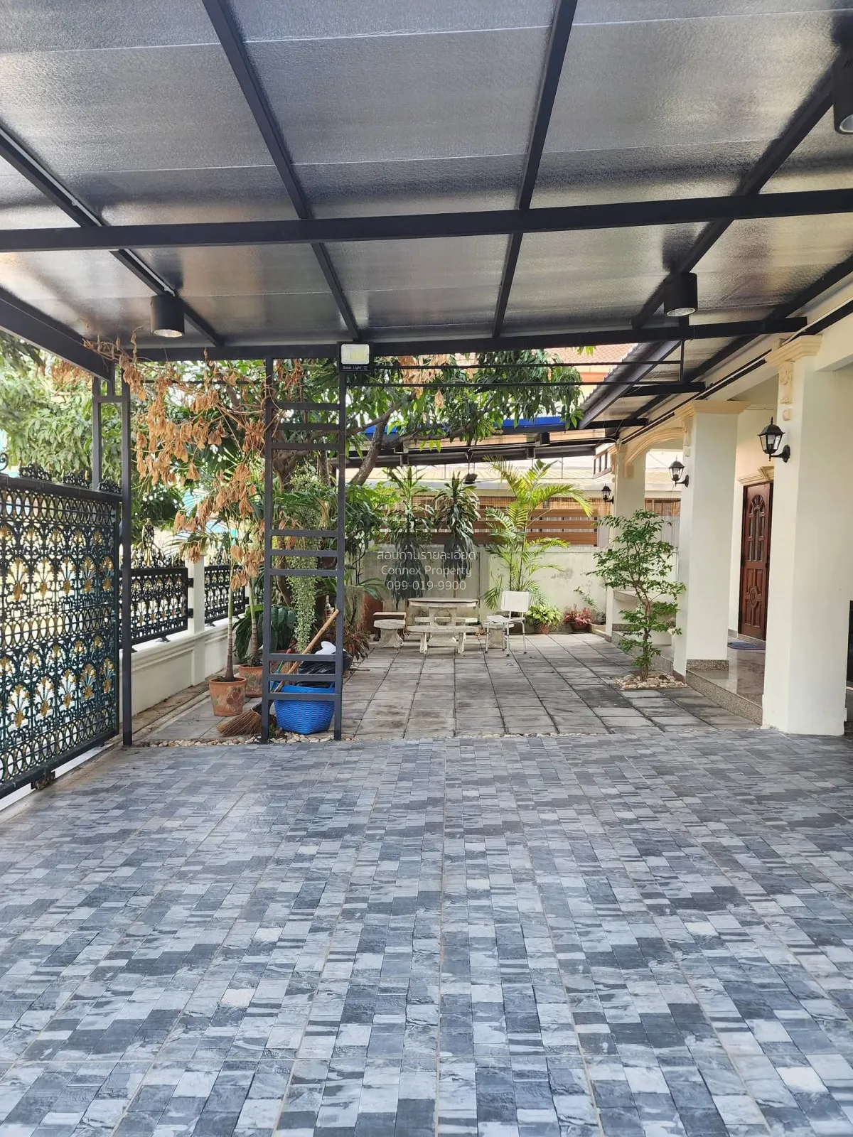 For Sale House , Subsomboon Village Pracha Uthit 74/1 , Thung Khu