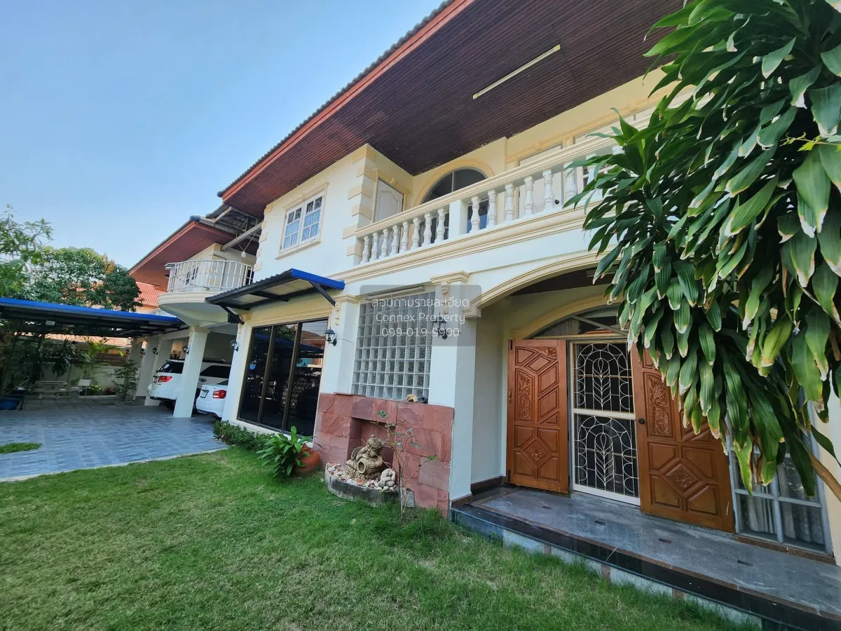 For Sale House , Subsomboon Village Pracha Uthit 74/1 , Thung Khu