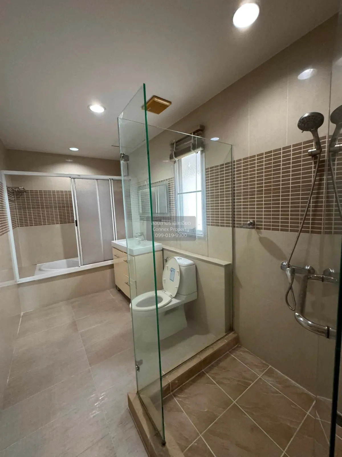 For Rent Townhouse/Townhome  , Baan Klang Krung Sathorn-Narathiwa
