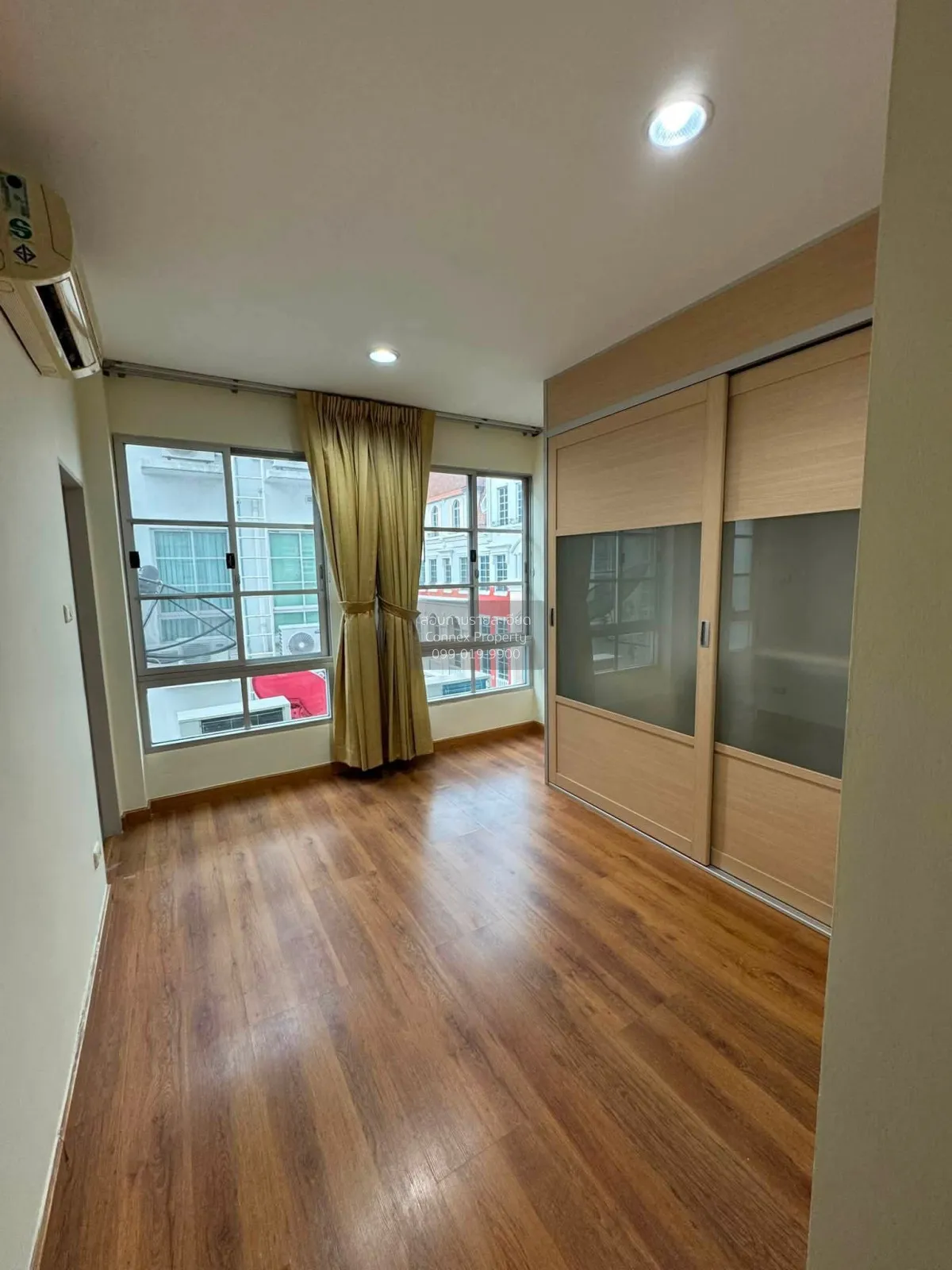 For Rent Townhouse/Townhome  , Baan Klang Krung Sathorn-Narathiwa