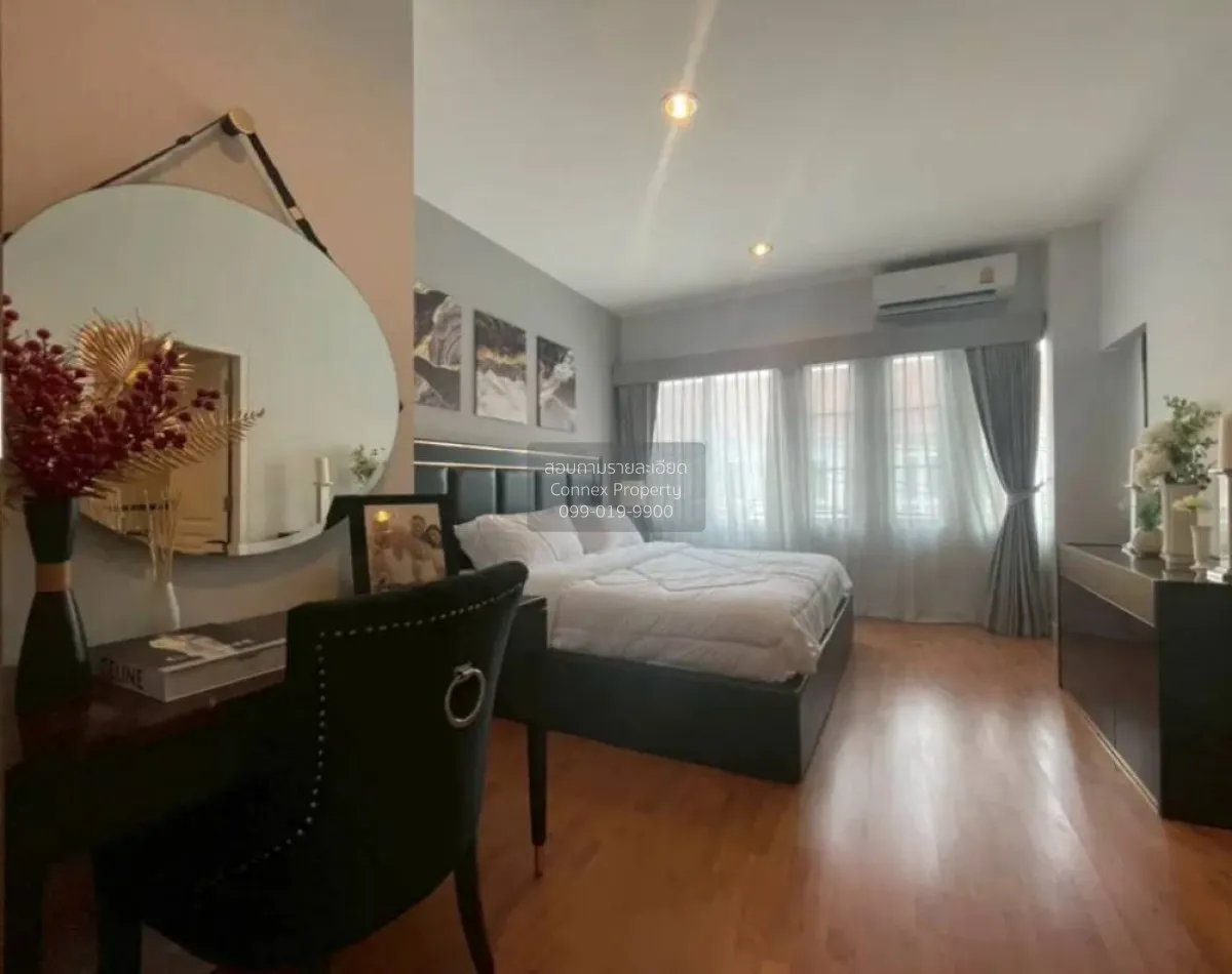 For Sale Townhouse/Townhome  , Vista 180 Ratchavipha , newly reno