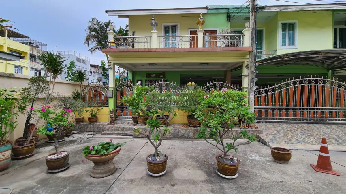 For Sale Townhouse/Townhome  , Baan Sasiwan Pinklao , corner unit 3