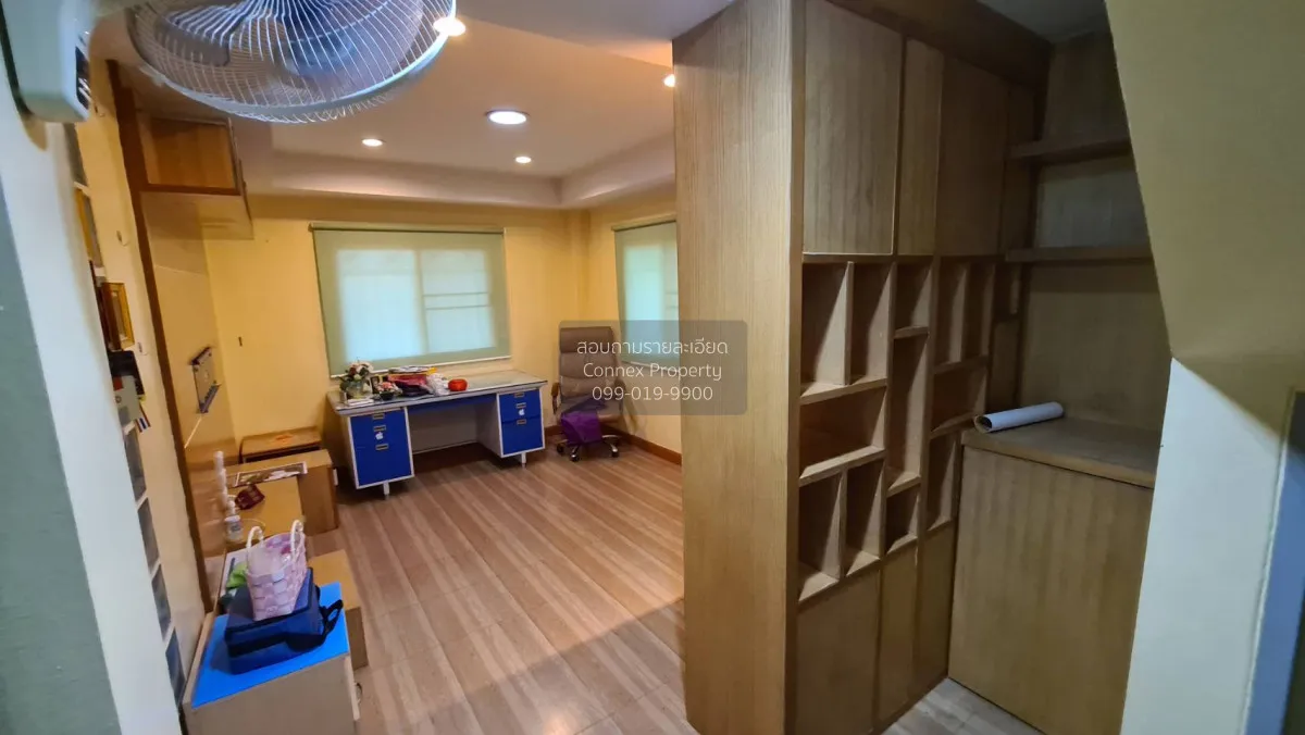 For Sale Townhouse/Townhome  , Baan Sasiwan Pinklao , corner unit