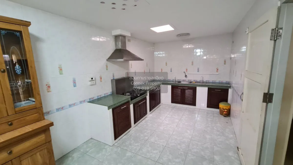 For Sale Townhouse/Townhome  , Baan Sasiwan Pinklao , corner unit