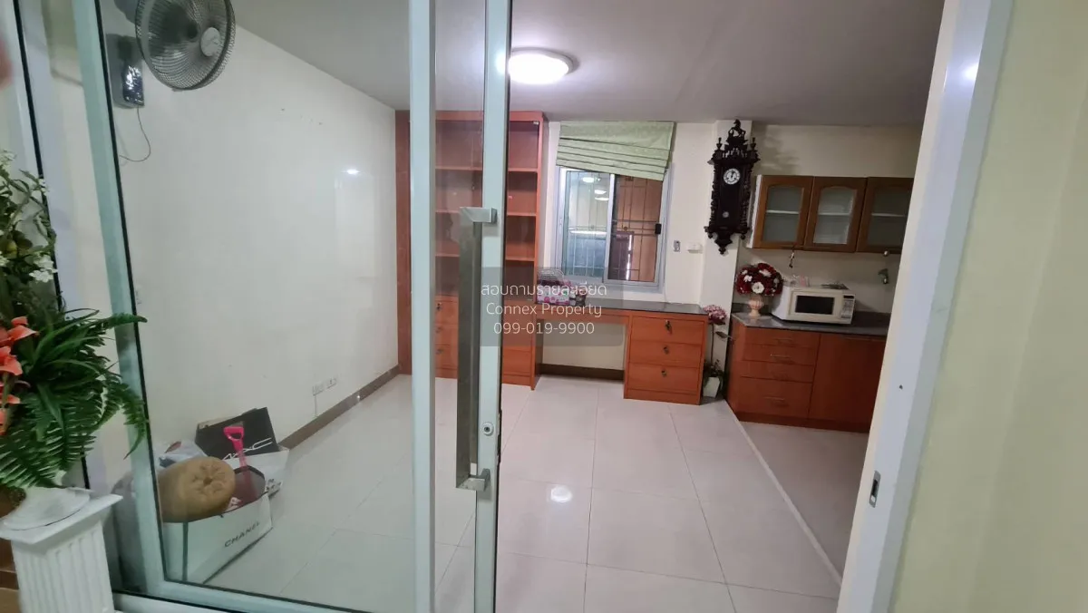 For Sale Townhouse/Townhome  , Baan Sasiwan Pinklao , corner unit